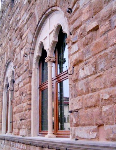 Lavoro di rifacimento delle finestre al Palazzo Vecchio, Firenze - Falegnameria Rangoni Basilio.