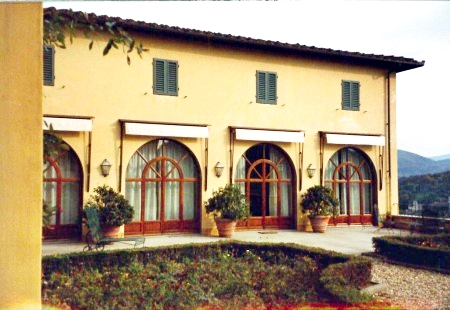 Realizzazione di vetrate arrotondate per villa privata - Falegnameria Rangoni Basilio